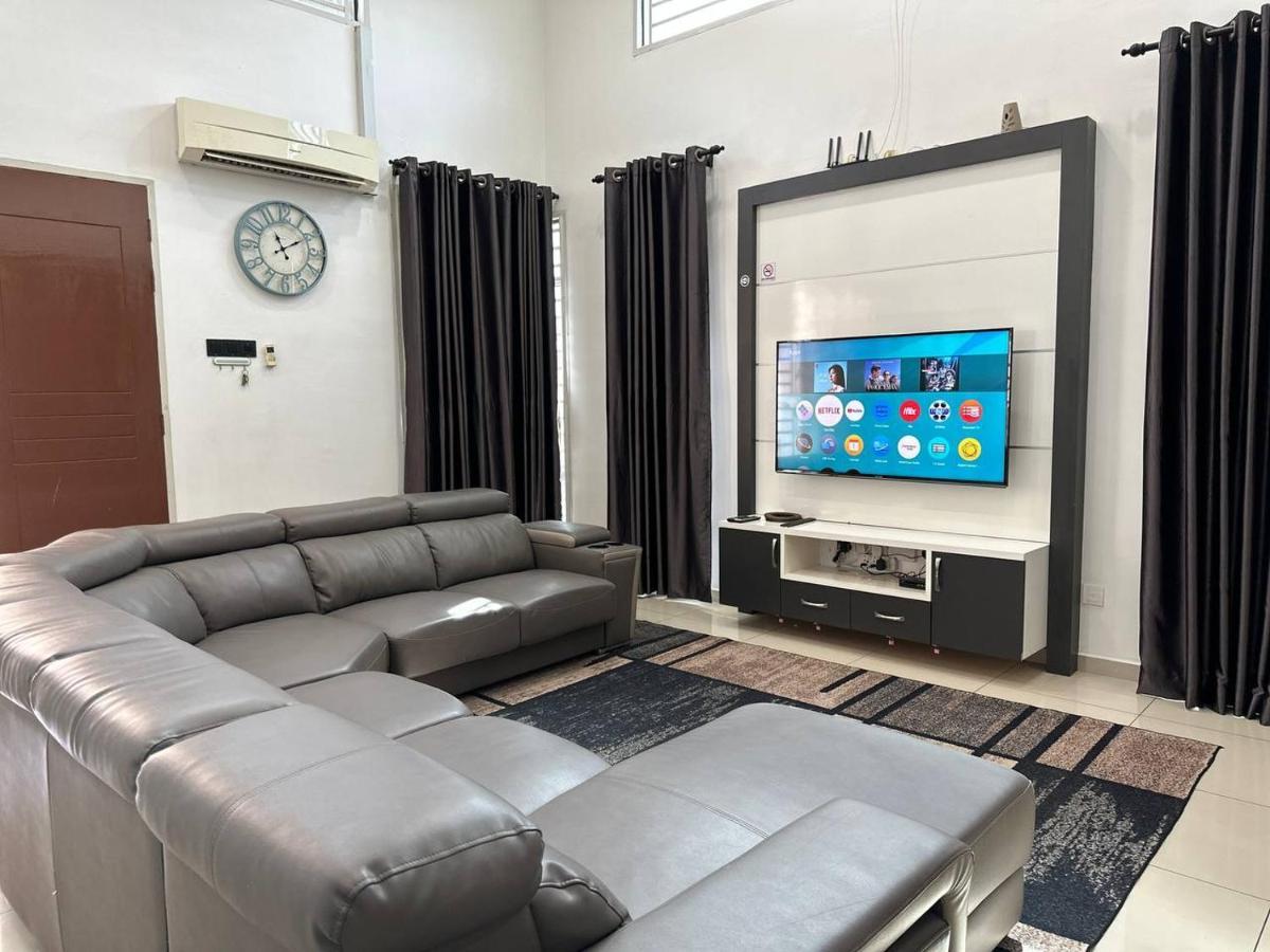 Bandar Melaka Family Bungalow Private Pool Bbq Wifi Netflix Экстерьер фото